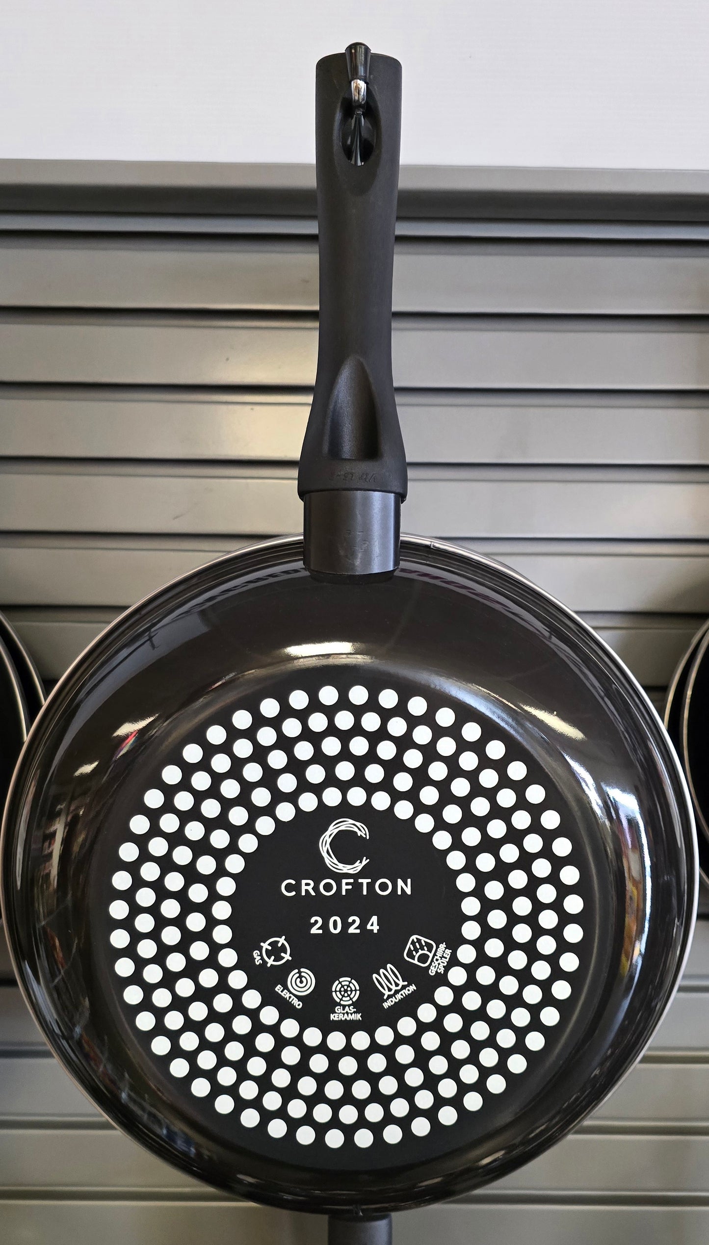 Non-Stick 28cm frying pan
